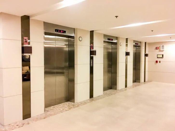 Affordable Condotel Near Manila Airport Exterior foto